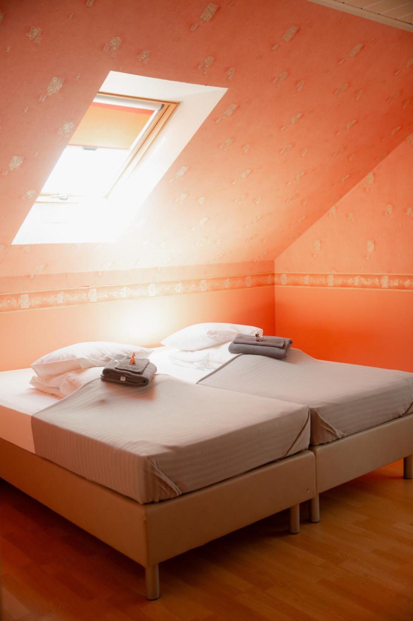 Konrad Family Guesthouse クレサーレ エクステリア 写真