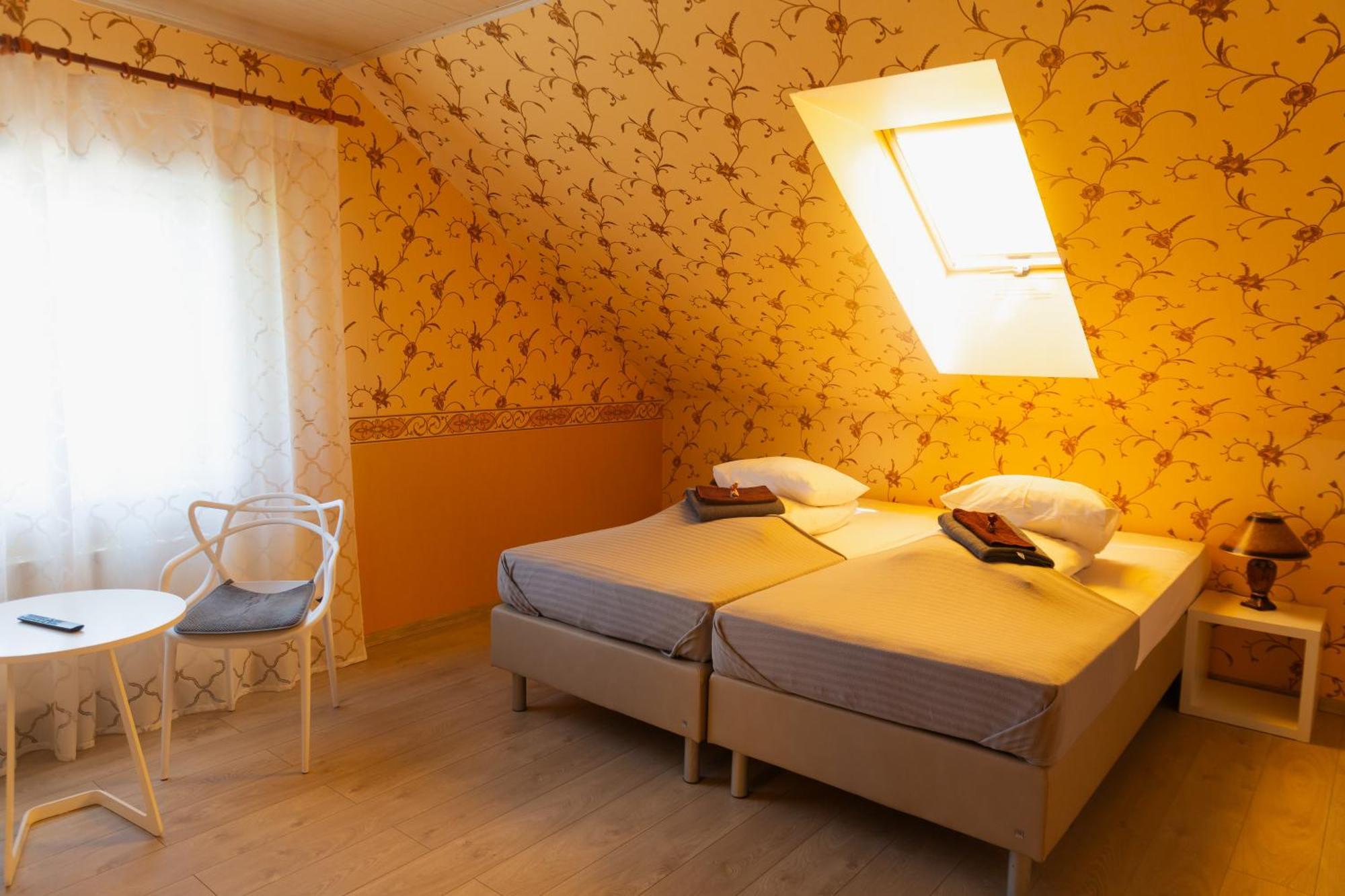 Konrad Family Guesthouse クレサーレ エクステリア 写真